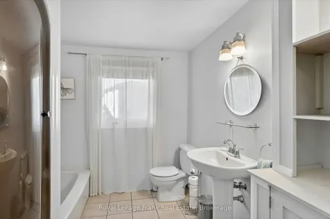 4 Bayleaf Court Peterborough ON K9K 1A3