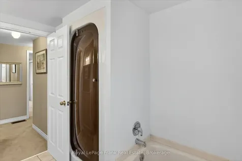 4 Bayleaf Court Peterborough ON K9K 1A3