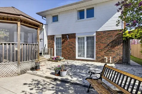 4 Bayleaf Court Peterborough ON K9K 1A3