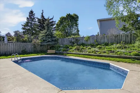 4 Bayleaf Court Peterborough ON K9K 1A3