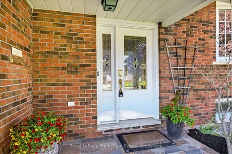 4 Bayleaf Court Peterborough ON K9K 1A3