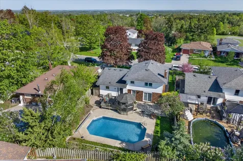 4 Bayleaf Court Peterborough ON K9K 1A3