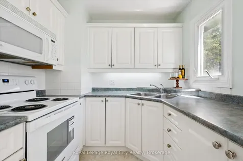 22 Churchill Crescent E Centre Wellington ON N1M 2J3