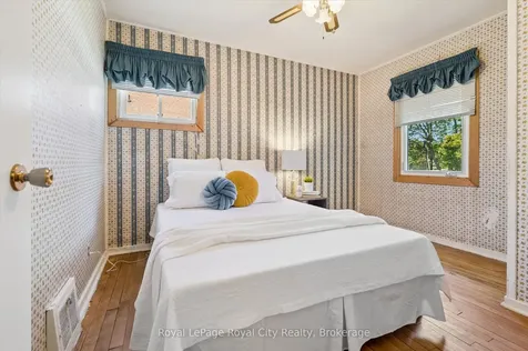 22 Churchill Crescent E Centre Wellington ON N1M 2J3