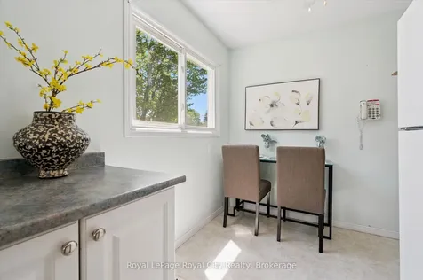 22 Churchill Crescent E Centre Wellington ON N1M 2J3