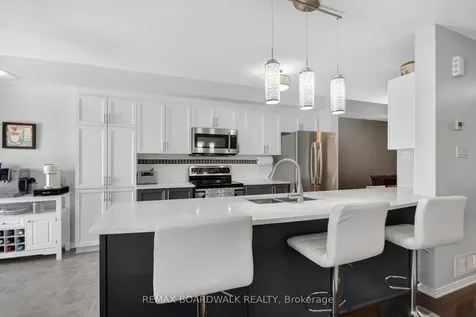 1621 Westhall Way Kanata ON K2M 0G7