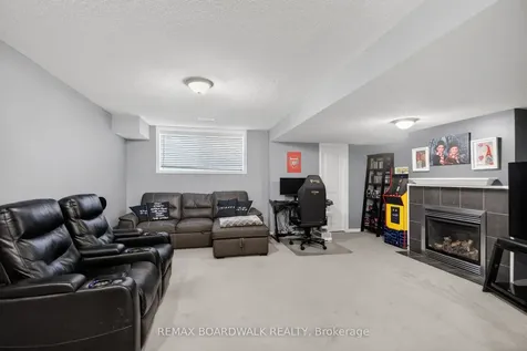 1621 Westhall Way Kanata ON K2M 0G7