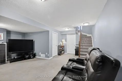 1621 Westhall Way Kanata ON K2M 0G7