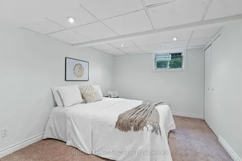 3 Gardiner Place St. Catharines ON L2R 1Y7