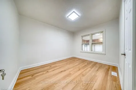 22 David Avenue Hamilton ON L9A 3V1