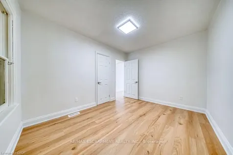 22 David Avenue Hamilton ON L9A 3V1