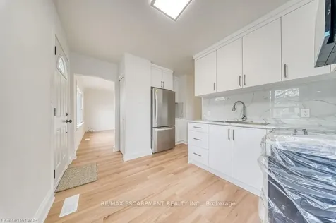 22 David Avenue Hamilton ON L9A 3V1