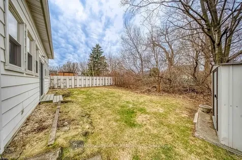 22 David Avenue Hamilton ON L9A 3V1
