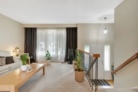 224 Erindale Crescent Cambridge ON N3C 3E8