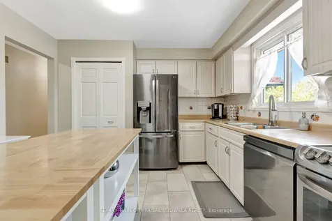 224 Erindale Crescent Cambridge ON N3C 3E8