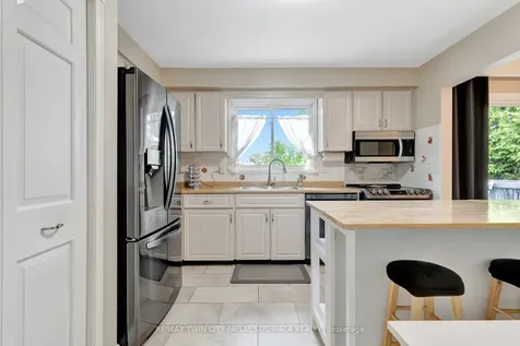 224 Erindale Crescent Cambridge ON N3C 3E8