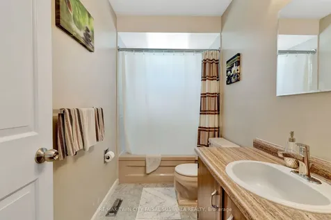 224 Erindale Crescent Cambridge ON N3C 3E8