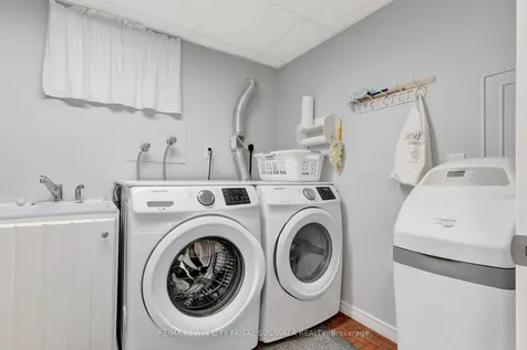 224 Erindale Crescent Cambridge ON N3C 3E8