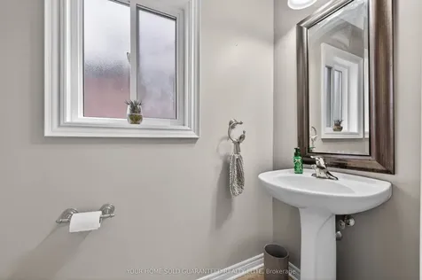 4071 Bush Crescent Lincoln ON L3J 0G7