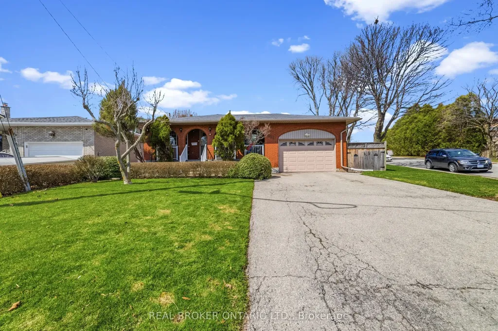 122 Green Cedar Drive Hamilton ON L9C 6W6