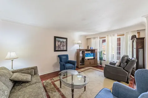 122 Green Cedar Drive Hamilton ON L9C 6W6