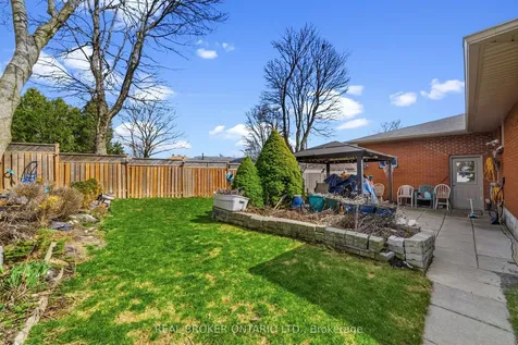 122 Green Cedar Drive Hamilton ON L9C 6W6