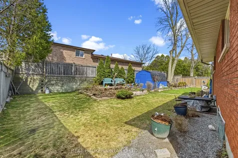 122 Green Cedar Drive Hamilton ON L9C 6W6