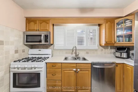 122 Green Cedar Drive Hamilton ON L9C 6W6