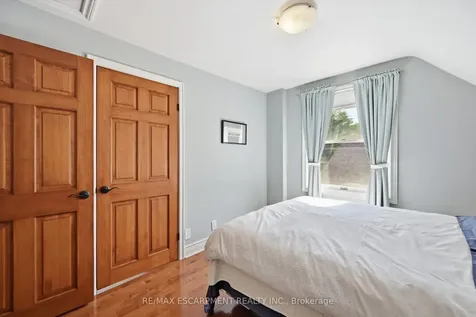 93 Sunning Hill Avenue Hamilton ON L8T 1B6