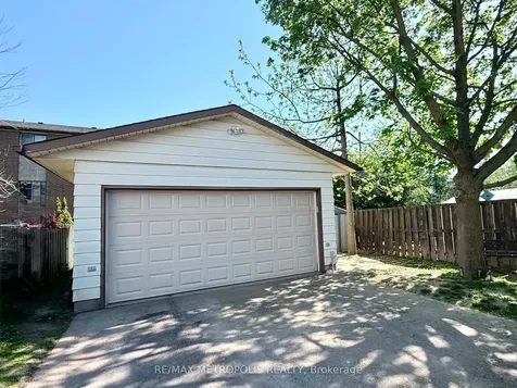 38 Dougherty Crescent Welland ON L3C 6A1