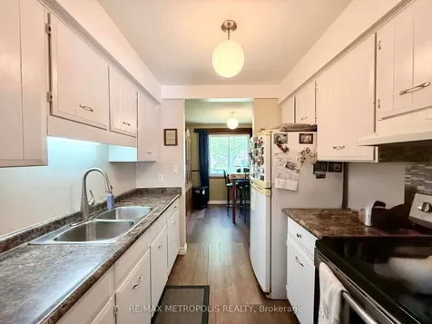 38 Dougherty Crescent Welland ON L3C 6A1