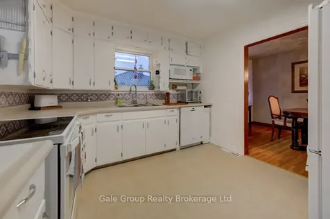694 Glencairn Avenue Woodstock ON N4S 5V9