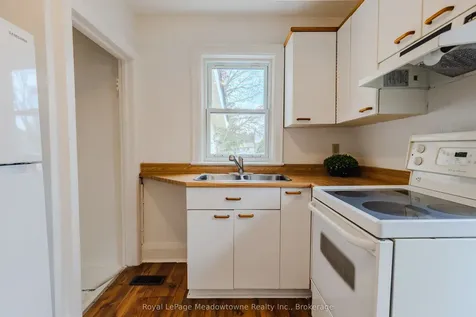21 Elgin Street N Cambridge ON N1R 5G8