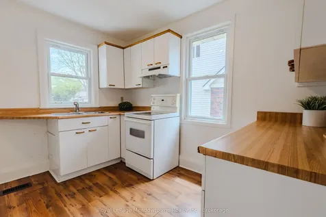 21 Elgin Street N Cambridge ON N1R 5G8