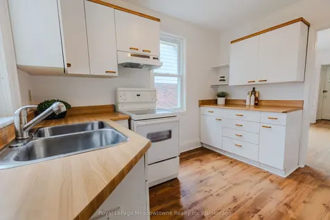 21 Elgin Street N Cambridge ON N1R 5G8