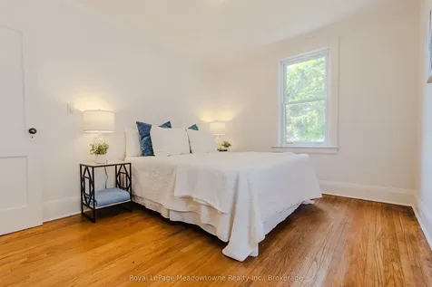 21 Elgin Street N Cambridge ON N1R 5G8