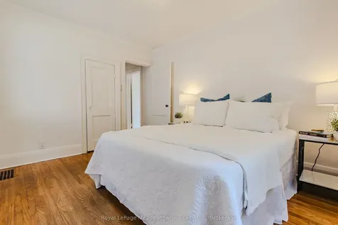 21 Elgin Street N Cambridge ON N1R 5G8