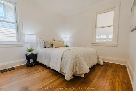 21 Elgin Street N Cambridge ON N1R 5G8