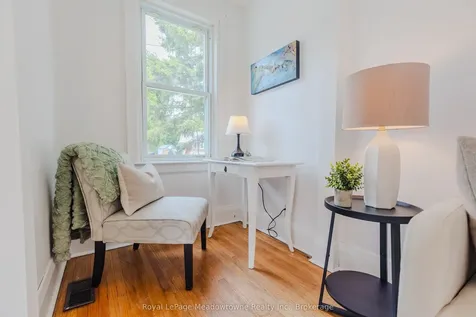 21 Elgin Street N Cambridge ON N1R 5G8