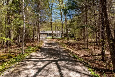 1015 Walker's Glenn Crescent Lake Of Bays ON P1H 2J6