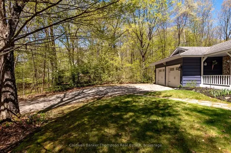 1015 Walker's Glenn Crescent Lake Of Bays ON P1H 2J6