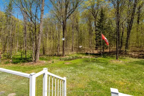 1015 Walker's Glenn Crescent Lake Of Bays ON P1H 2J6
