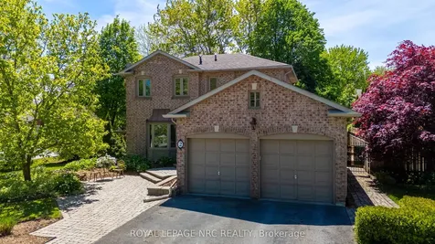 2 Meadowbrook Lane Pelham ON L0S 1E4