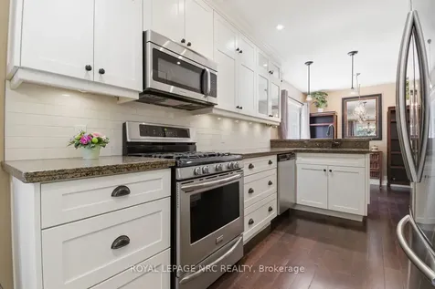 2 Meadowbrook Lane Pelham ON L0S 1E4