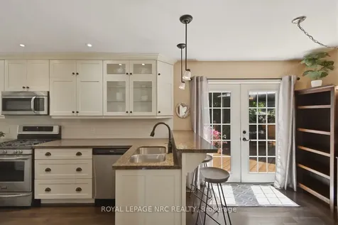 2 Meadowbrook Lane Pelham ON L0S 1E4