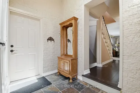 2 Meadowbrook Lane Pelham ON L0S 1E4