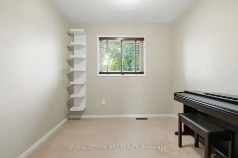 2 Meadowbrook Lane Pelham ON L0S 1E4