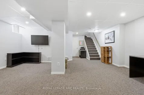 2 Meadowbrook Lane Pelham ON L0S 1E4
