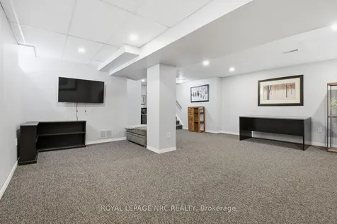 2 Meadowbrook Lane Pelham ON L0S 1E4