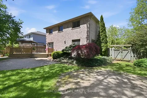 2 Meadowbrook Lane Pelham ON L0S 1E4